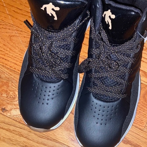 AND1s - Picture 2 of 4